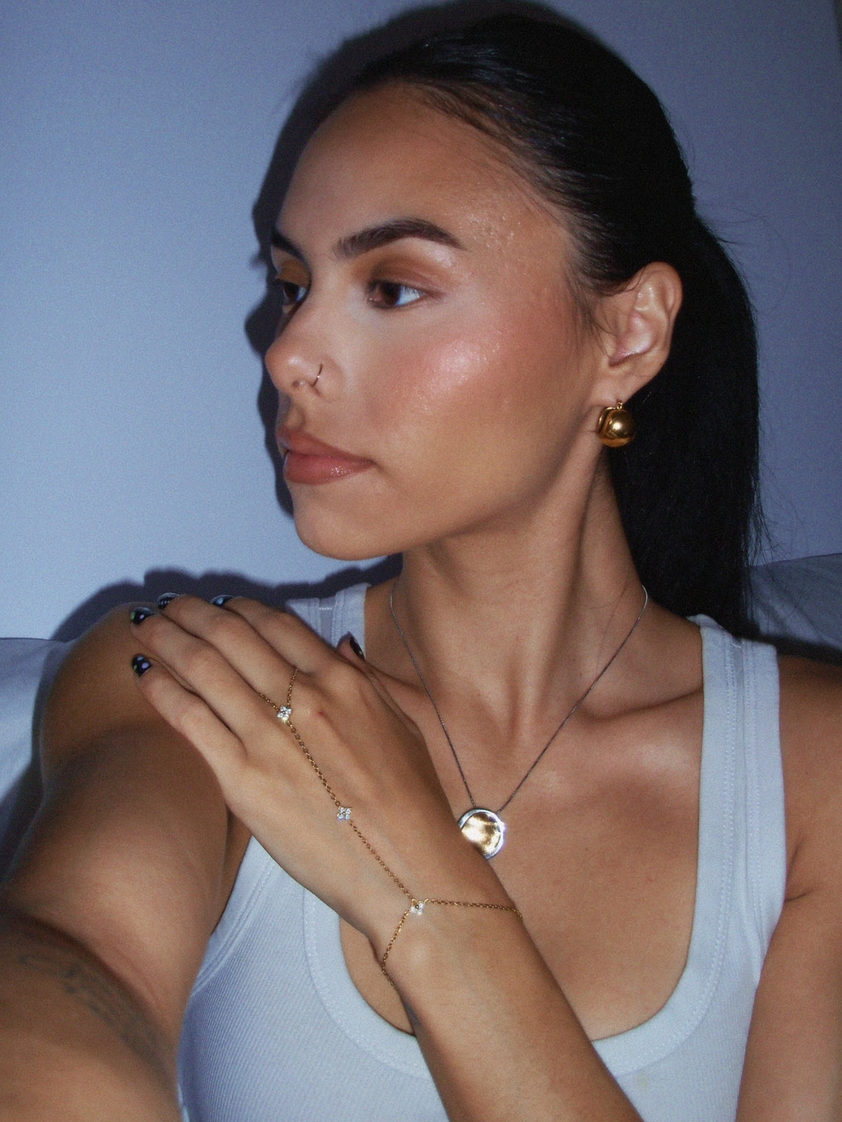 Selene hand chain